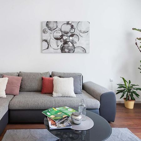 Sunny 2Bdr Apartment With A Balcony 萨格勒布 外观 照片