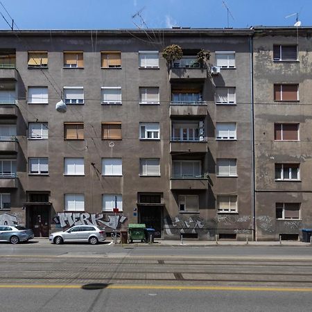 Sunny 2Bdr Apartment With A Balcony 萨格勒布 外观 照片
