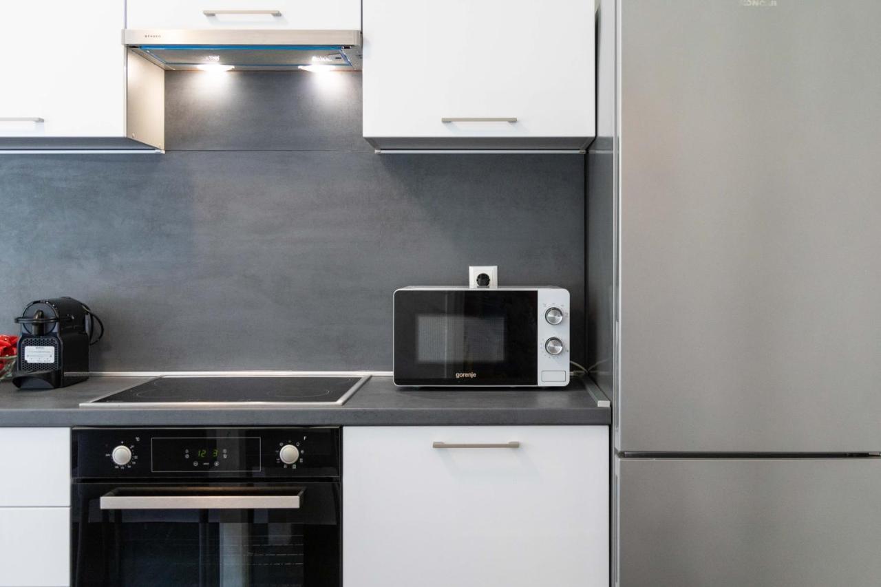 Sunny 2Bdr Apartment With A Balcony 萨格勒布 外观 照片