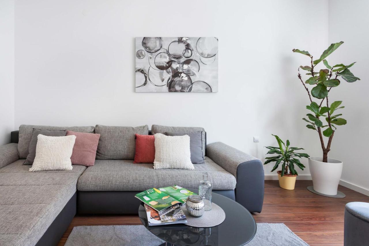 Sunny 2Bdr Apartment With A Balcony 萨格勒布 外观 照片