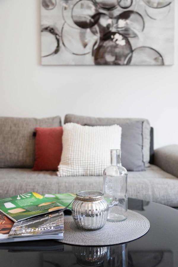 Sunny 2Bdr Apartment With A Balcony 萨格勒布 外观 照片