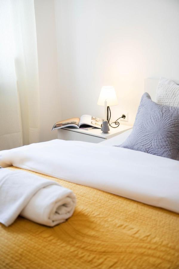 Sunny 2Bdr Apartment With A Balcony 萨格勒布 外观 照片
